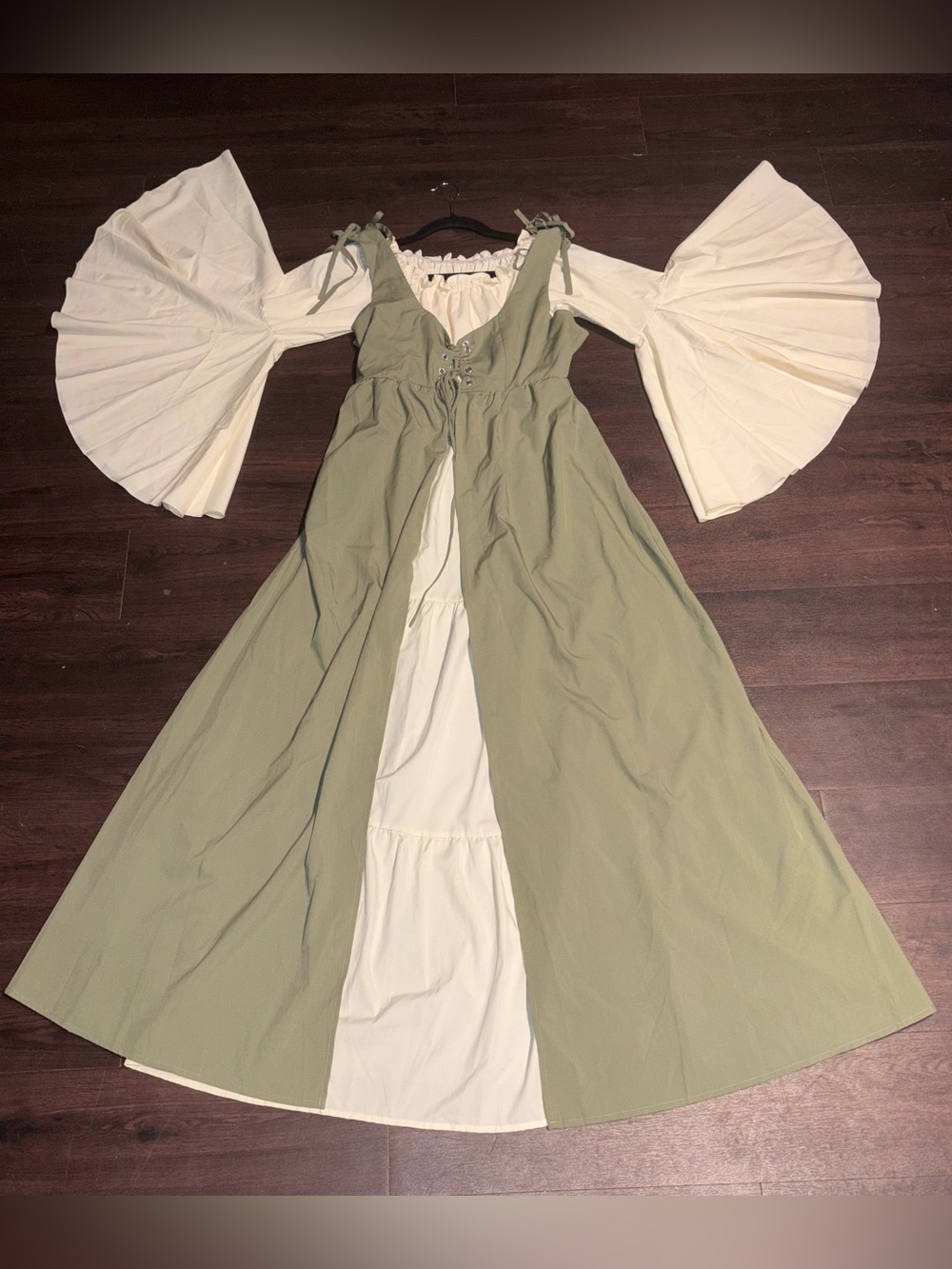 Women's Renaissance Costume Medieval Ren Faire Longe Sleeve Dress size 2XL